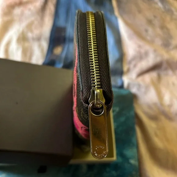 Excellent Condition Louis Vuitton Monogram Wallet